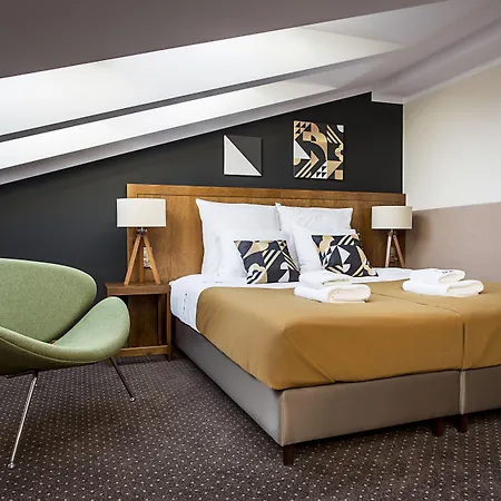 祖利安阿特瑞酒店 公寓式酒店 4*