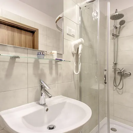 祖利安阿特瑞酒店