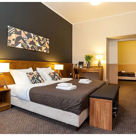 祖利安阿特瑞酒店 4*